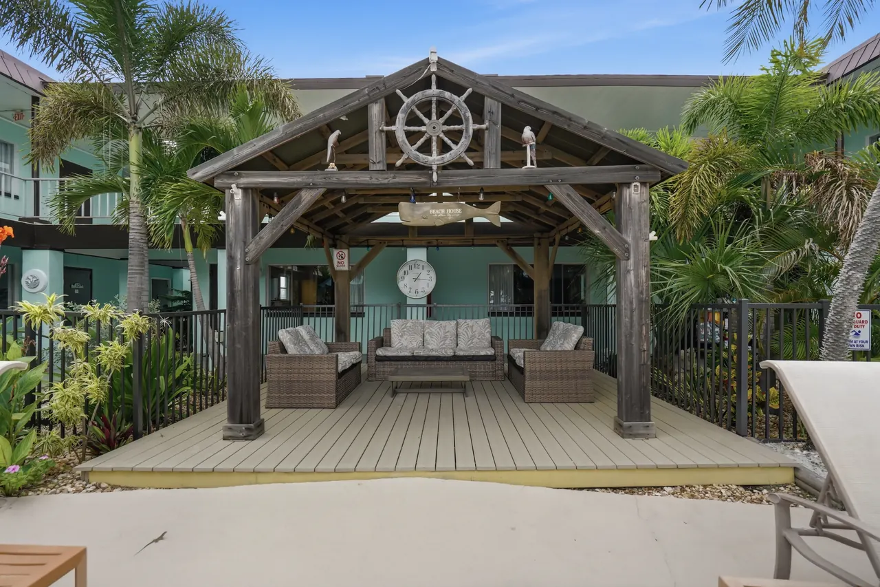 Covered courtyard seating