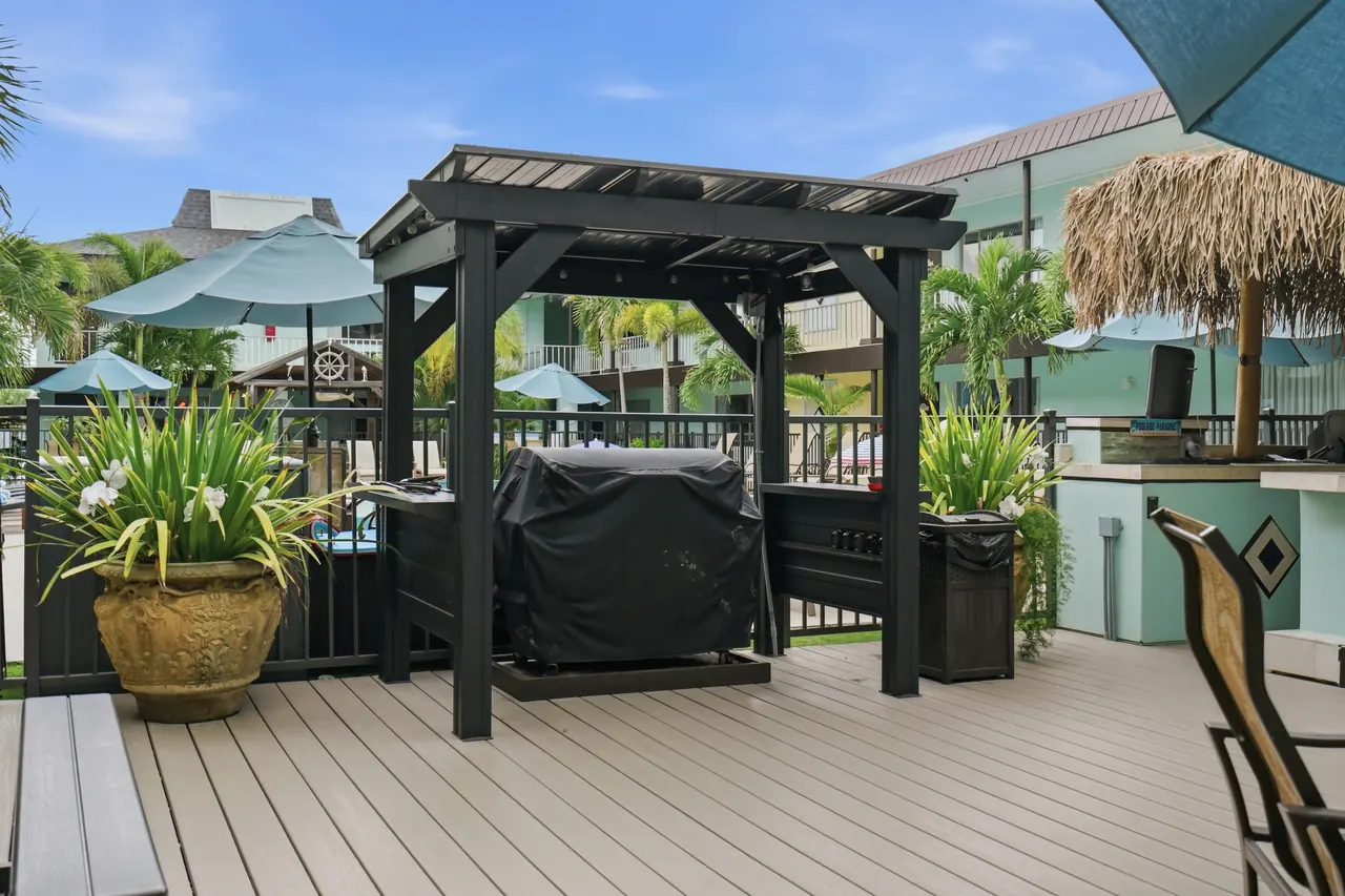 Courtyard grilling area