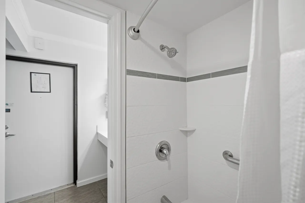 Accessible Two Queen Beds – accessible shower